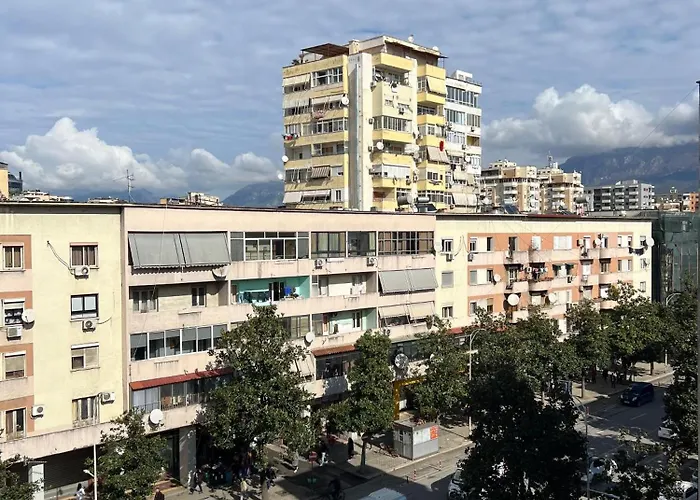 Central Tirana Apartment Apartamento